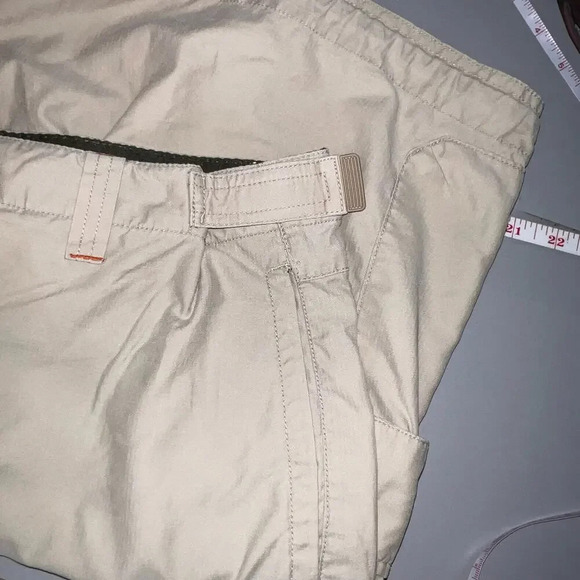 Old Navy L, khaki cargo adjustable waist pockets, adjustable leg shorts - Picture 7 of 11